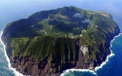 Hòn đảo đặc biệt có “núi lửa nằm trong miệng núi lửa” ở Nhật Bản