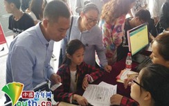 Chưa từng đến trường, cô bé 10 tuổi ở Trung Quốc đã được nhận vào đại học