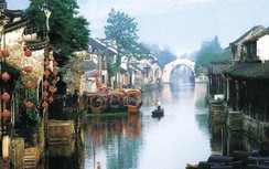 Phố cổ này đẹp không kém cạnh Hội An, lại được ví như Venice phương Đông