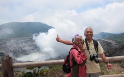 Ngưỡng mộ cặp vợ chồng già nghỉ hưu đi du lịch 40 nước trên thế giới