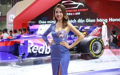 Ngắm dàn chân dài khoe sắc tại Triển lãm ô tô Việt Nam 2018