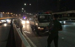 Thanh niên tử vong vì chạy xe máy vào làn ô tô trên cầu Sài Gòn