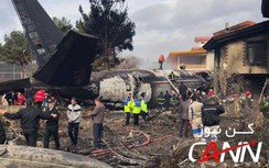 Máy bay quân sự Iran đâm sầm vào nhà dân, 15 người chết