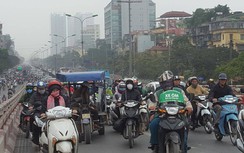 Cuối năm, đường phố Hà Nội thêm ùn tắc nghiêm trọng