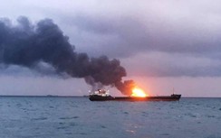 VIDEO: Hai tàu bốc cháy tại eo biển Kerch, ít nhất 10 thủy thủ thiệt mạng