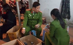 Hà Nội: Cảnh sát đột kích biệt thự, thu giữ hàng nghìn sản phẩm kích dục