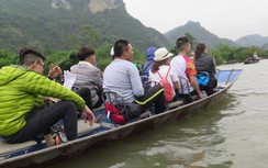 Vì sao 4.000 đò chở khách ở chùa Hương không đăng kiểm?