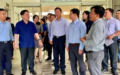 Bộ trưởng Nguyễn Văn Thể kiểm tra bến xe, sân bay chiều tối 30 Tết