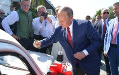 Xe hơi có chữ ký của ông Putin được bán với giá 20 nghìn euro