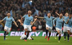 Man City nâng cúp; MU tan nát đội hình