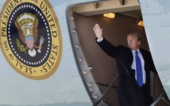 Tổng thống Donald Trump lên chuyên cơ Air Force One tới Việt Nam