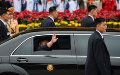 Video: Chủ tịch Kim Jong Un vẫy chào người dân Đồng Đăng