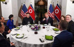 Video Tổng thống Trump và Chủ tịch Kim Jong Un vui vẻ dùng bữa tối