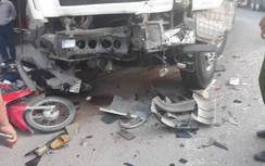 Xe tải tông hàng loạt xe máy, nhiều người bị thương