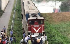 Tai nạn tàu hỏa ở Hải Dương: Ô tô bị đẩy hàng chục mét, 5 người bất tỉnh