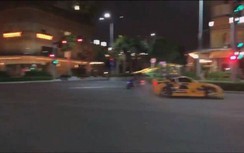Video: Quái xế lái siêu xe "trổ tài" drift gây náo loạn tại TP.HCM
