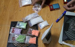 Khám phòng trọ "đầu nậu" ma túy, phát hiện 1 kg ma túy đá