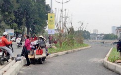 Đường đi bộ Hà Nội chưa khai thác đã bị chiếm dụng