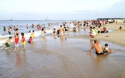 Nữ sinh tử vong thương tâm khi tắm biển ở bãi Cửa Việt