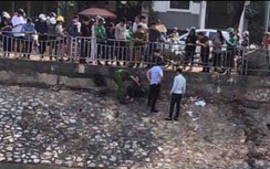 Giải cứu cô gái trẻ nhảy sông Tô Lịch tự tử, một cảnh sát bị thương
