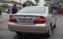 Có chuyện 1 xe ô tô đeo 2 biển xanh ở Ninh Bình?