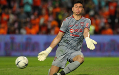 Văn Lâm “bất lực” trước “Messi Lào”, Muangthong thua sốc đội bét bảng
