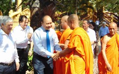 Thủ tướng Nguyễn Xuân Phúc thăm và chúc Tết đồng bào Khmer tại Sóc Trăng