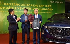 Hyundai Thành Công tặng HLV Park Hang Seo chiếc xe Hyundai SantaFe 2019
