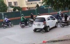 Video: Cận cảnh 2 vụ "xe điên" mới nhất tại Hà Nội