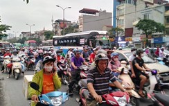 Bến xe, đường phố Hà Nội ken kín người ngày đầu nghỉ lễ giỗ Tổ