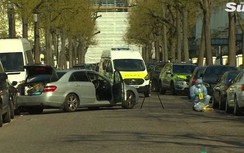 Cảnh sát Anh nổ súng bắt nghi phạm đâm xe Đại sứ quán Ukraine