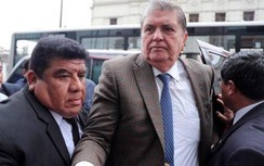 Cựu Tổng thống Peru được cấp cứu sau khi nổ súng tự sát