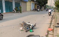 Tai nạn 2 xe máy, người bộ hành nhập viện cấp cứu ở Hà Nội