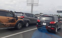 Video: 8 ô tô liên tiếp đâm nhau trên cao tốc Trung Lương