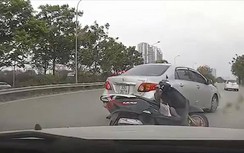 Video: Ô tô bỏ chạy sau khi gây tai nạn ở Hà Nội