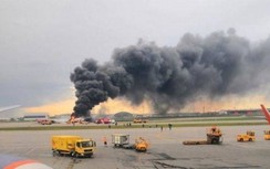 Máy bay chở khách Nga bốc cháy: Có thể do bị sét đánh