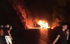 Hành khách hoảng loạn tháo chạy vì xe bốc cháy giữa đêm