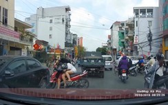 Video: Nam thanh niên suýt hại đời 2 bạn gái vì lái xe lao đầu vào ô tô