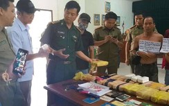 Bắt 3 đối tượng Lào vận chuyển 100.000 viên ma túy xuyên biên giới