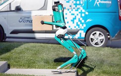 Ford nghiên cứu kết hợp robot với xe tự lái để vận chuyển hàng