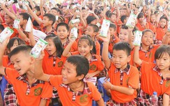 Quỹ sữa vươn cao Việt Nam và Vinamilk chung tay vì trẻ Hưng Yên