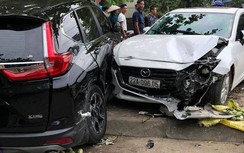 Đạp nhầm chân ga, nữ tài xế xe Mazda 3 gây tai nạn liên hoàn