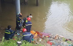 Xe khách lao xuống sông ở Thanh Hóa: Cử thợ lặn tìm người dưới đáy sông