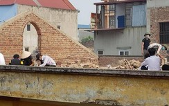 Khiển trách cô giáo phạt học sinh THPT đẽo gạch giữa trời nắng ở Bắc Ninh