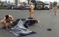 Va chạm với xe khách, người đàn ông chết thảm trên Xa lộ Hà Nội