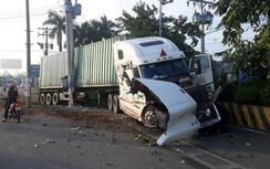 Tây Ninh: Xe container đâm ô tô 4 chỗ, 5 người tử vong