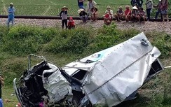 Tài xế xe tải bị tàu hàng tông lìa chân ở Hà Tĩnh đã tử vong