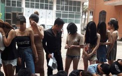 Bắt quả tang 37 nam thanh nữ tú "bay lắc" trong quán karaoke ở Hưng Yên