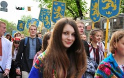 Gần nửa số cư dân Ukraine sẵn sàng ủng hộ quyền tự trị của Donbass
