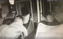 Video: Cận cảnh vụ móc ví nhanh như chảo chớp trên xe khách giường nằm